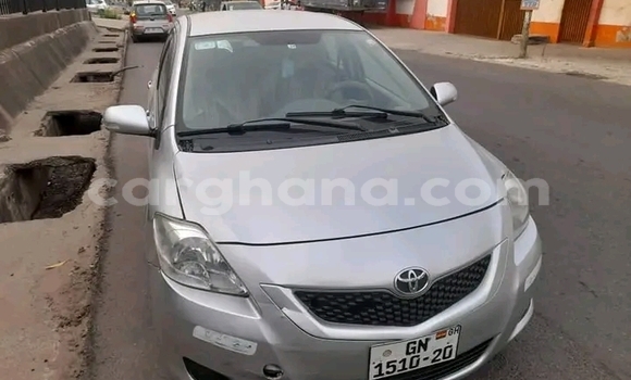 Sayi Na hannu Toyota Belta Azurfa Mota in Accra a Greater Accra