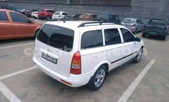 Ra Àlòkù Opel Astra funfun Ọkọ̀ in Accra ni Greater Accra