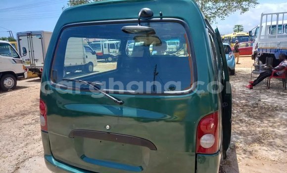 Buy Used Toyota Hiace Green Car in Accra in Greater Accra Buy Used Toyota Hiace Green Car in Accra in Greater Accra