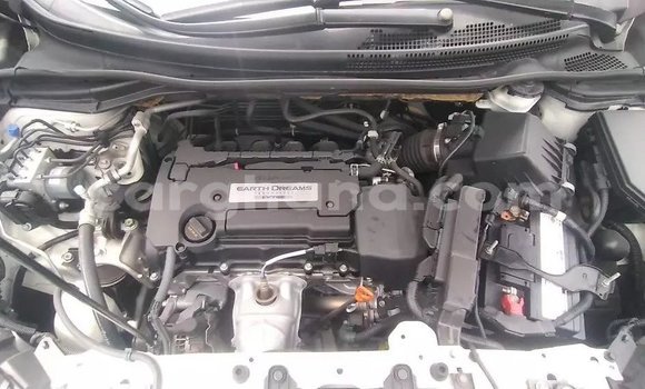 Sayi Na hannu Honda CR–V White Mota in Accra a Greater Accra Sayi Na hannu Honda CR–V White Mota in Accra a Greater Accra