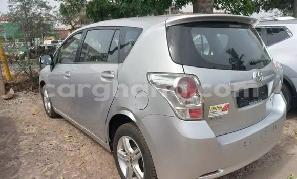 Sayi Na hannu Toyota Corolla Verso Azurfa Mota in Accra a Greater Accra Sayi Na hannu Toyota Corolla Verso Azurfa Mota in Accra a Greater Accra