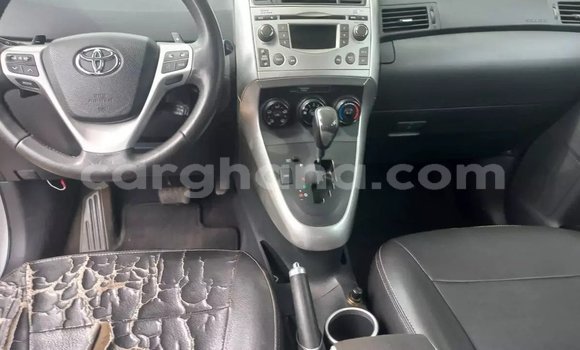 Sayi Na hannu Toyota Corolla Verso Azurfa Mota in Accra a Greater Accra Sayi Na hannu Toyota Corolla Verso Azurfa Mota in Accra a Greater Accra