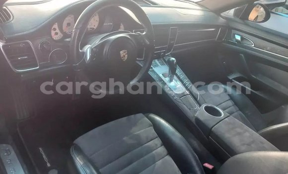 Ra Àlòkù Porsche Panamera Black Ọkọ̀ in Accra ni Greater Accra Ra Àlòkù Porsche Panamera Black Ọkọ̀ in Accra ni Greater Accra
