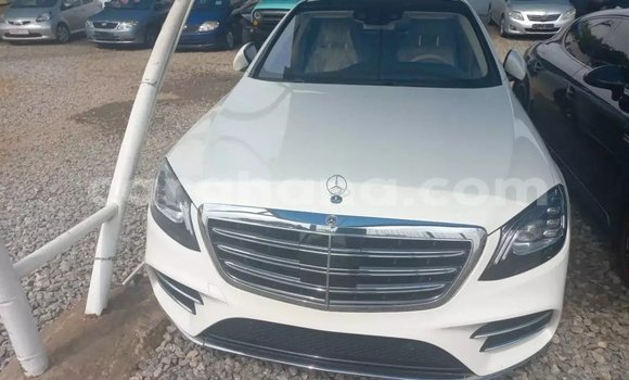 Sayi Na hannu Mercedes‒Benz S–Class White Mota in Accra a Greater Accra Sayi Na hannu Mercedes‒Benz S–Class White Mota in Accra a Greater Accra