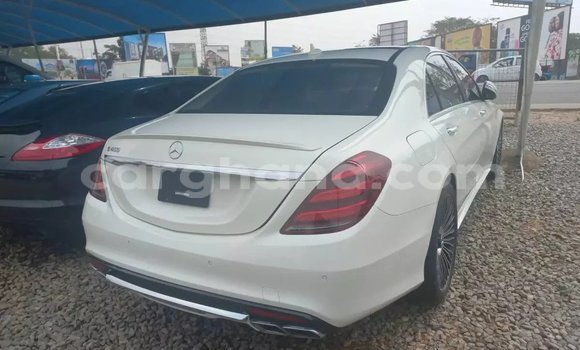 Sayi Na hannu Mercedes‒Benz S–Class White Mota in Accra a Greater Accra Sayi Na hannu Mercedes‒Benz S–Class White Mota in Accra a Greater Accra