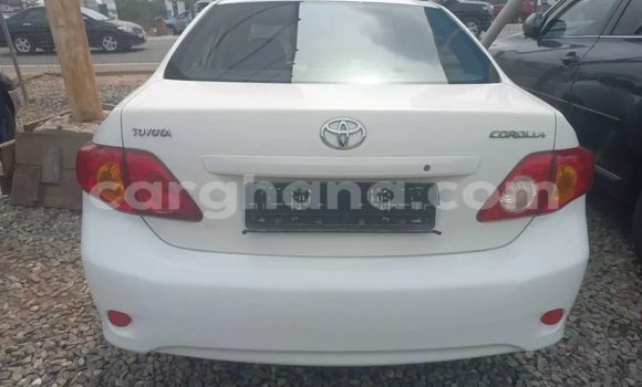 Sayi Na hannu Toyota Corolla White Mota in Accra a Greater Accra Sayi Na hannu Toyota Corolla White Mota in Accra a Greater Accra