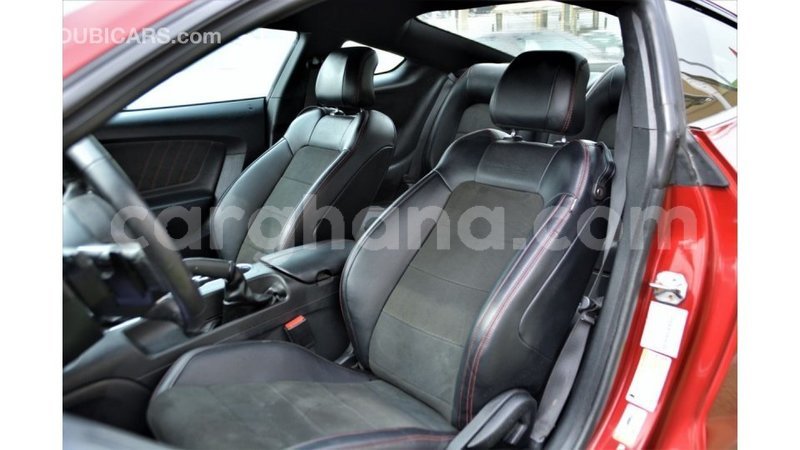 Big with watermark ford mustang ashanti import dubai 54471