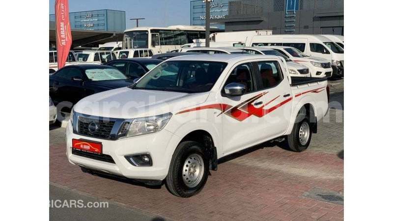 Big with watermark nissan navara ashanti import dubai 54475