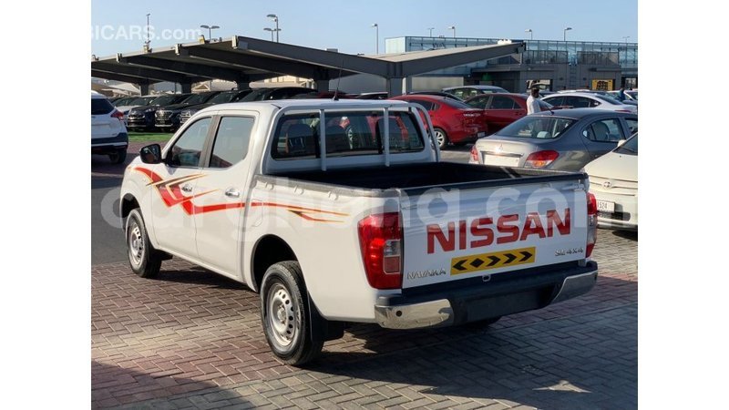 Big with watermark nissan navara ashanti import dubai 54475