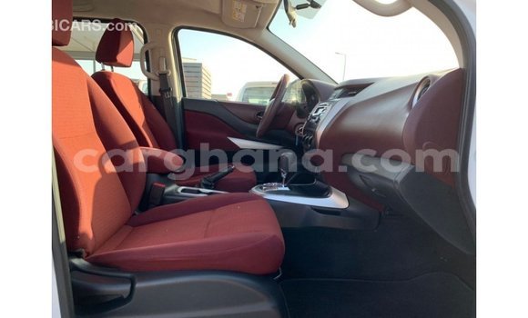 Sayi Imported Nissan Navara White Mota in Import - Dubai a Ashanti Sayi Imported Nissan Navara White Mota in Import - Dubai a Ashanti