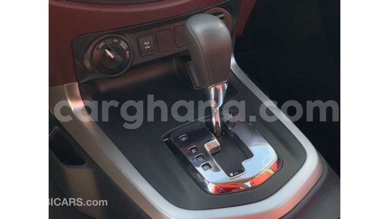 Big with watermark nissan navara ashanti import dubai 54475