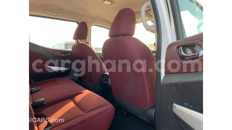 Big with watermark nissan navara ashanti import dubai 54475