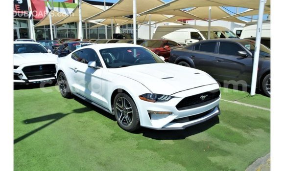 Ra Imported Ford Mustang funfun Ọkọ̀ in Import - Dubai ni Ashanti Ra Imported Ford Mustang funfun Ọkọ̀ in Import - Dubai ni Ashanti