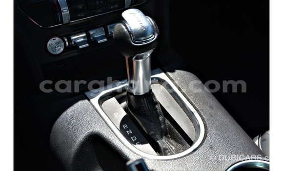 Ra Imported Ford Mustang funfun Ọkọ̀ in Import - Dubai ni Ashanti Ra Imported Ford Mustang funfun Ọkọ̀ in Import - Dubai ni Ashanti