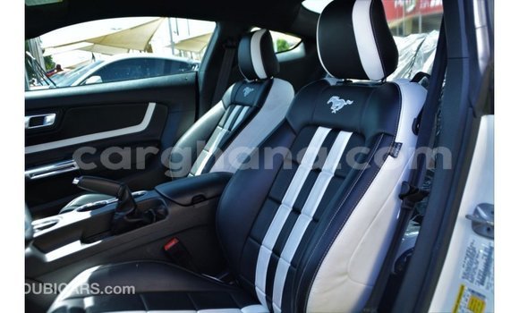 Ra Imported Ford Mustang funfun Ọkọ̀ in Import - Dubai ni Ashanti Ra Imported Ford Mustang funfun Ọkọ̀ in Import - Dubai ni Ashanti