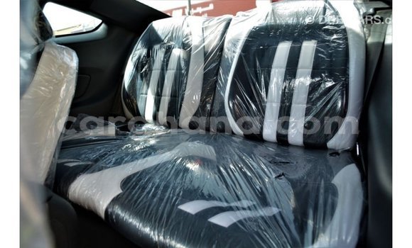Ra Imported Ford Mustang funfun Ọkọ̀ in Import - Dubai ni Ashanti Ra Imported Ford Mustang funfun Ọkọ̀ in Import - Dubai ni Ashanti