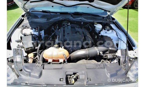 Ra Imported Ford Mustang funfun Ọkọ̀ in Import - Dubai ni Ashanti Ra Imported Ford Mustang funfun Ọkọ̀ in Import - Dubai ni Ashanti