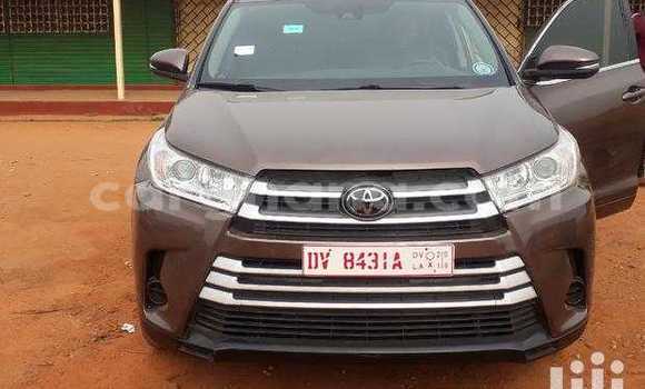Sayi Na hannu Toyota Highlander Brown Mota in Accra a Greater Accra Sayi Na hannu Toyota Highlander Brown Mota in Accra a Greater Accra