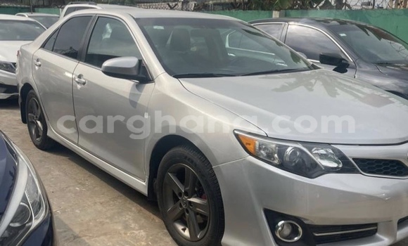Sayi Na hannu Toyota Corolla Azurfa Mota in Accra a Greater Accra