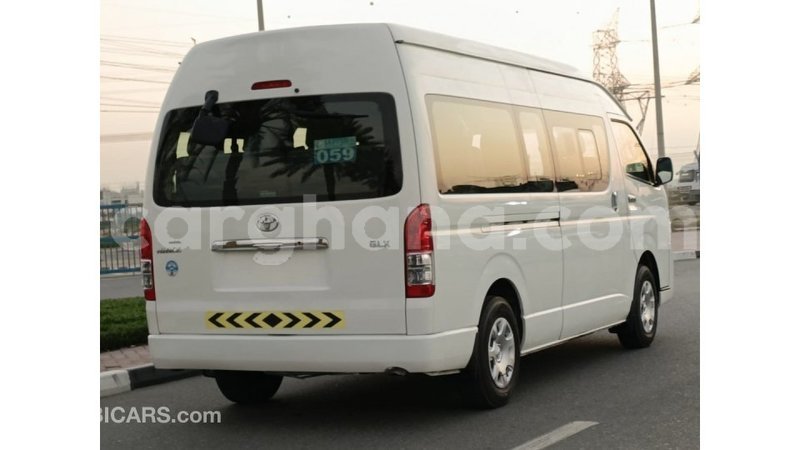 Big with watermark toyota hiace ashanti import dubai 54530