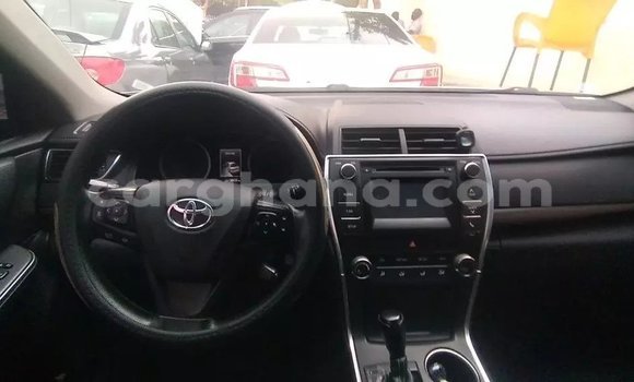 Sayi Na hannu Toyota Camry White Mota in Accra a Greater Accra Sayi Na hannu Toyota Camry White Mota in Accra a Greater Accra