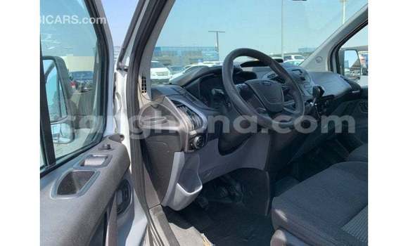 Ra Imported Ford Custom funfun Ọkọ̀ in Import - Dubai ni Ashanti Ra Imported Ford Custom funfun Ọkọ̀ in Import - Dubai ni Ashanti