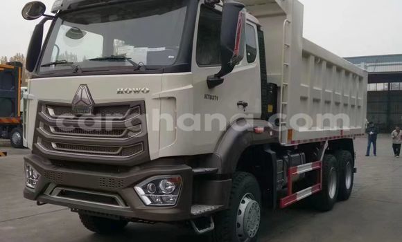 Ra Àlòkù Howo Sinotruck funfun Ọkọ̀ akẹ́rù ńlá in Sekondi–Takoradi Metropolitan ni Oorun Ra Àlòkù Howo Sinotruck funfun Ọkọ̀ akẹ́rù ńlá in Sekondi–Takoradi Metropolitan ni Oorun
