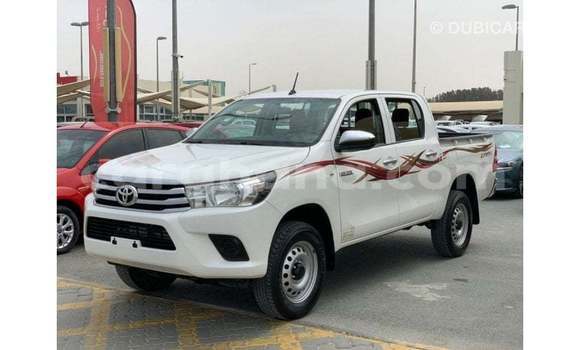 Ra Imported Toyota Hilux funfun Ọkọ̀ in Import - Dubai ni Ashanti Ra Imported Toyota Hilux funfun Ọkọ̀ in Import - Dubai ni Ashanti