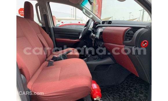 Ra Imported Toyota Hilux funfun Ọkọ̀ in Import - Dubai ni Ashanti Ra Imported Toyota Hilux funfun Ọkọ̀ in Import - Dubai ni Ashanti
