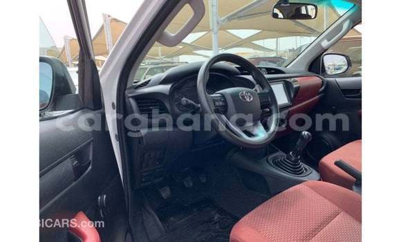Ra Imported Toyota Hilux funfun Ọkọ̀ in Import - Dubai ni Ashanti Ra Imported Toyota Hilux funfun Ọkọ̀ in Import - Dubai ni Ashanti