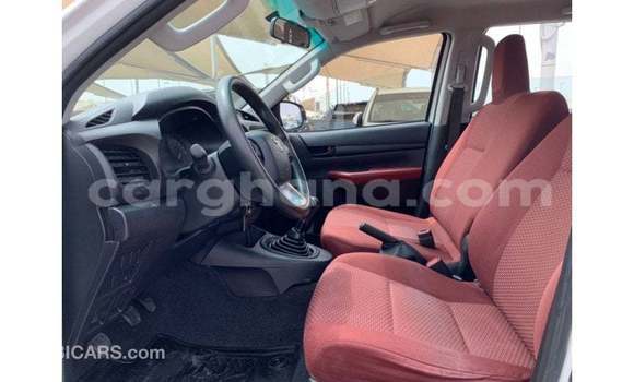 Ra Imported Toyota Hilux funfun Ọkọ̀ in Import - Dubai ni Ashanti Ra Imported Toyota Hilux funfun Ọkọ̀ in Import - Dubai ni Ashanti