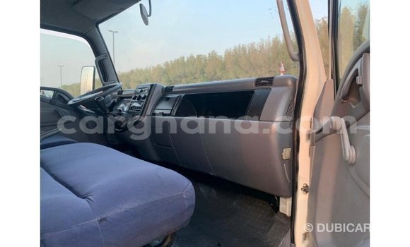 Ra Imported Mitsubishi i funfun Ọkọ̀ in Import - Dubai ni Ashanti Ra Imported Mitsubishi i funfun Ọkọ̀ in Import - Dubai ni Ashanti