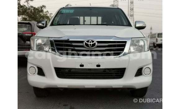 Sayi Imported Toyota Hilux White Mota in Import - Dubai a Ashanti Sayi Imported Toyota Hilux White Mota in Import - Dubai a Ashanti
