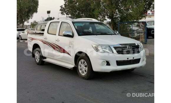 Sayi Imported Toyota Hilux White Mota in Import - Dubai a Ashanti Sayi Imported Toyota Hilux White Mota in Import - Dubai a Ashanti