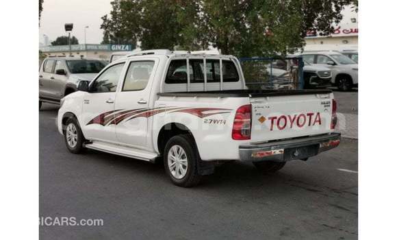 Sayi Imported Toyota Hilux White Mota in Import - Dubai a Ashanti Sayi Imported Toyota Hilux White Mota in Import - Dubai a Ashanti
