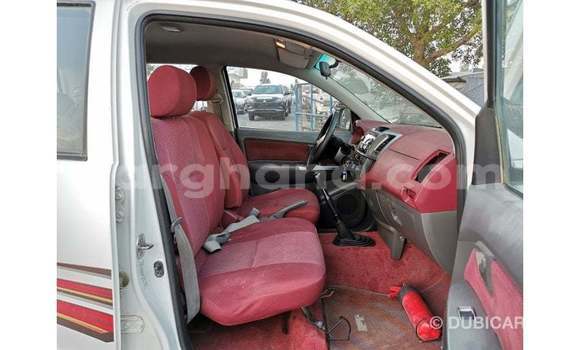 Sayi Imported Toyota Hilux White Mota in Import - Dubai a Ashanti Sayi Imported Toyota Hilux White Mota in Import - Dubai a Ashanti