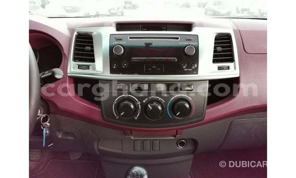Sayi Imported Toyota Hilux White Mota in Import - Dubai a Ashanti Sayi Imported Toyota Hilux White Mota in Import - Dubai a Ashanti