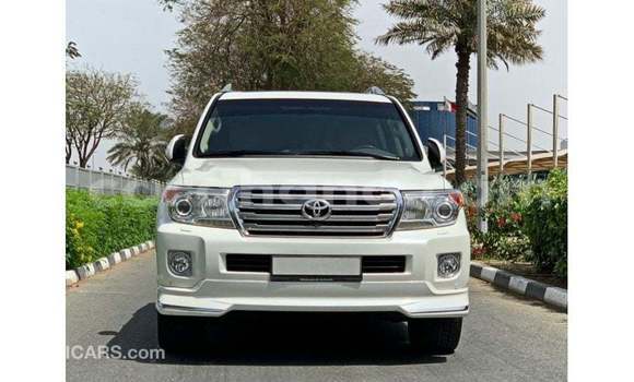 Sayi Imported Toyota Land Cruiser White Mota in Import - Dubai a Ashanti Sayi Imported Toyota Land Cruiser White Mota in Import - Dubai a Ashanti
