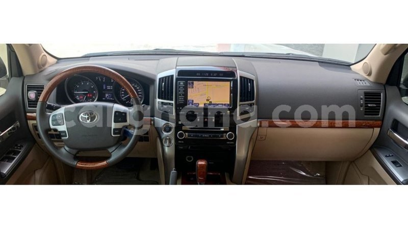 Big with watermark toyota land cruiser ashanti import dubai 54621