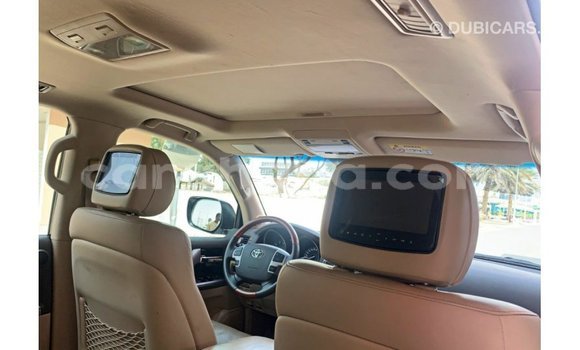 Sayi Imported Toyota Land Cruiser White Mota in Import - Dubai a Ashanti Sayi Imported Toyota Land Cruiser White Mota in Import - Dubai a Ashanti