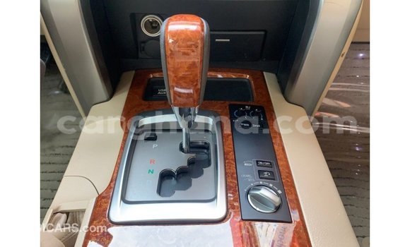 Sayi Imported Toyota Land Cruiser White Mota in Import - Dubai a Ashanti Sayi Imported Toyota Land Cruiser White Mota in Import - Dubai a Ashanti