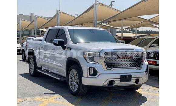 Buy Import GMC Sierra White Car in Import - Dubai in Ashanti Buy Import GMC Sierra White Car in Import - Dubai in Ashanti