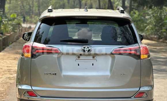 Ra Àlòkù Toyota RAV4 Alagara Ọkọ̀ in Sekondi–Takoradi Metropolitan ni Oorun Ra Àlòkù Toyota RAV4 Alagara Ọkọ̀ in Sekondi–Takoradi Metropolitan ni Oorun