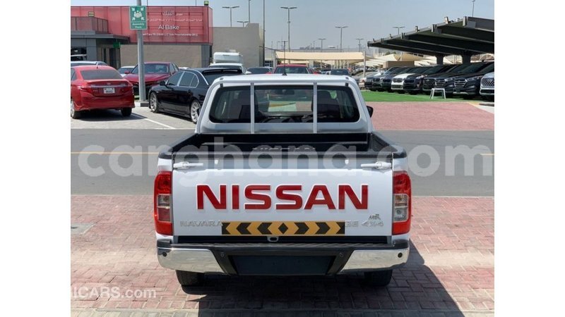 Big with watermark nissan navara ashanti import dubai 54681