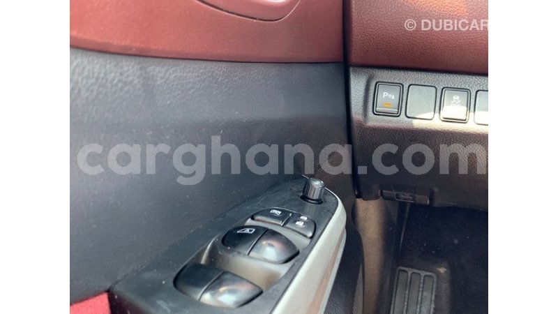 Big with watermark nissan navara ashanti import dubai 54681