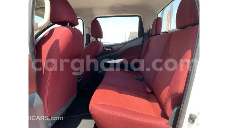 Big with watermark nissan navara ashanti import dubai 54681