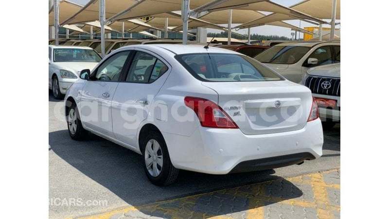 Big with watermark nissan sunny ashanti import dubai 54684