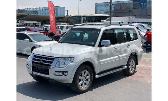 Ra Imported Mitsubishi Pajero funfun Ọkọ̀ in Import - Dubai ni Ashanti Ra Imported Mitsubishi Pajero funfun Ọkọ̀ in Import - Dubai ni Ashanti