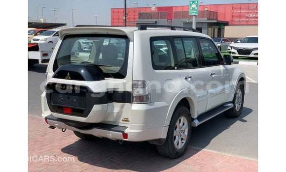 Ra Imported Mitsubishi Pajero funfun Ọkọ̀ in Import - Dubai ni Ashanti Ra Imported Mitsubishi Pajero funfun Ọkọ̀ in Import - Dubai ni Ashanti