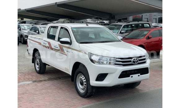 Ra Imported Toyota Hilux funfun Ọkọ̀ in Import - Dubai ni Ashanti Ra Imported Toyota Hilux funfun Ọkọ̀ in Import - Dubai ni Ashanti